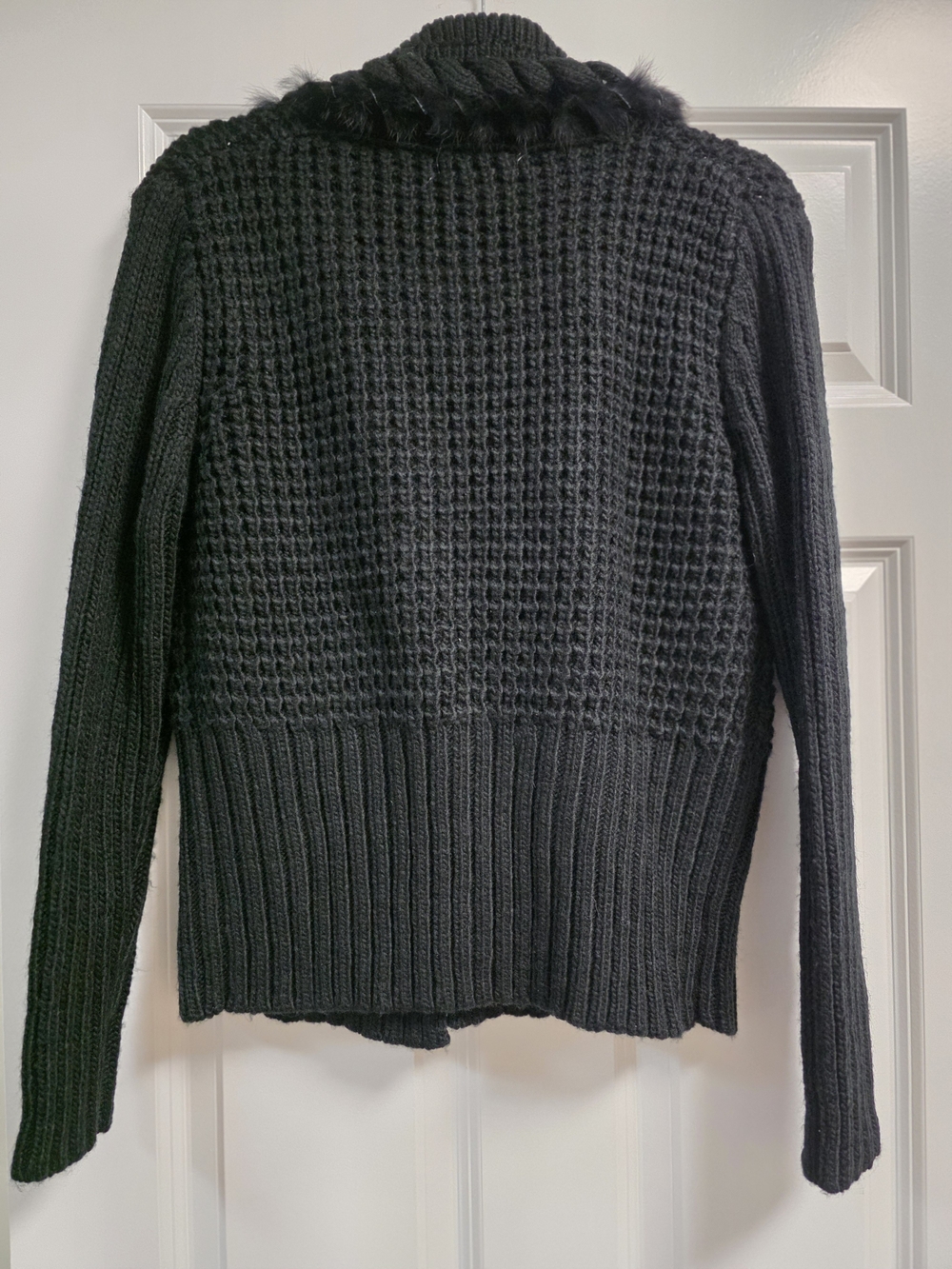 🖤🥀✨ Black Chunky Knit Cottagecore Cardigan Sweater Rosette Collar Faux Fur - Picture 5 of 12